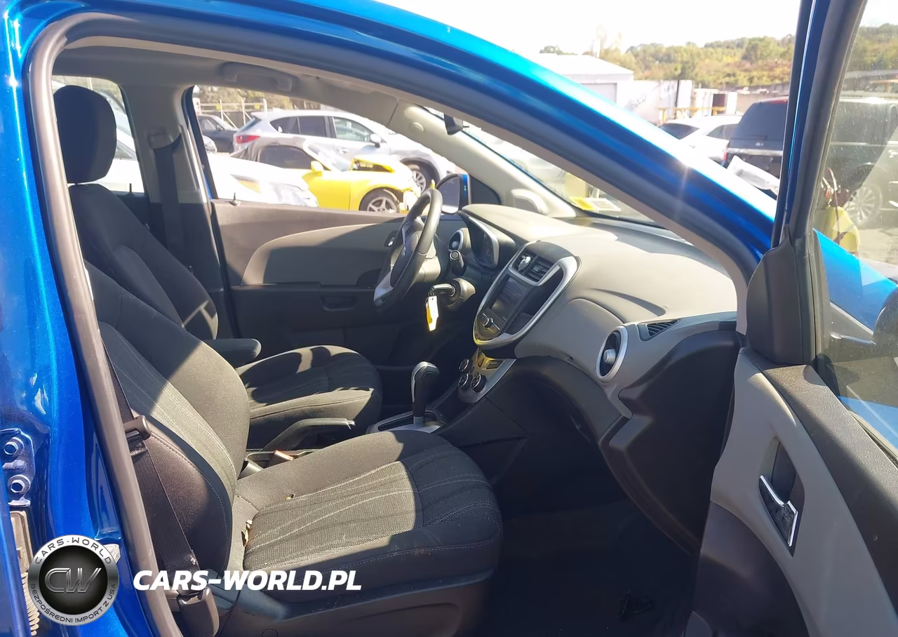 2020 Chevrolet Sonic Fwd Lt VIN:1G1JD5SB6L4118600 - 5