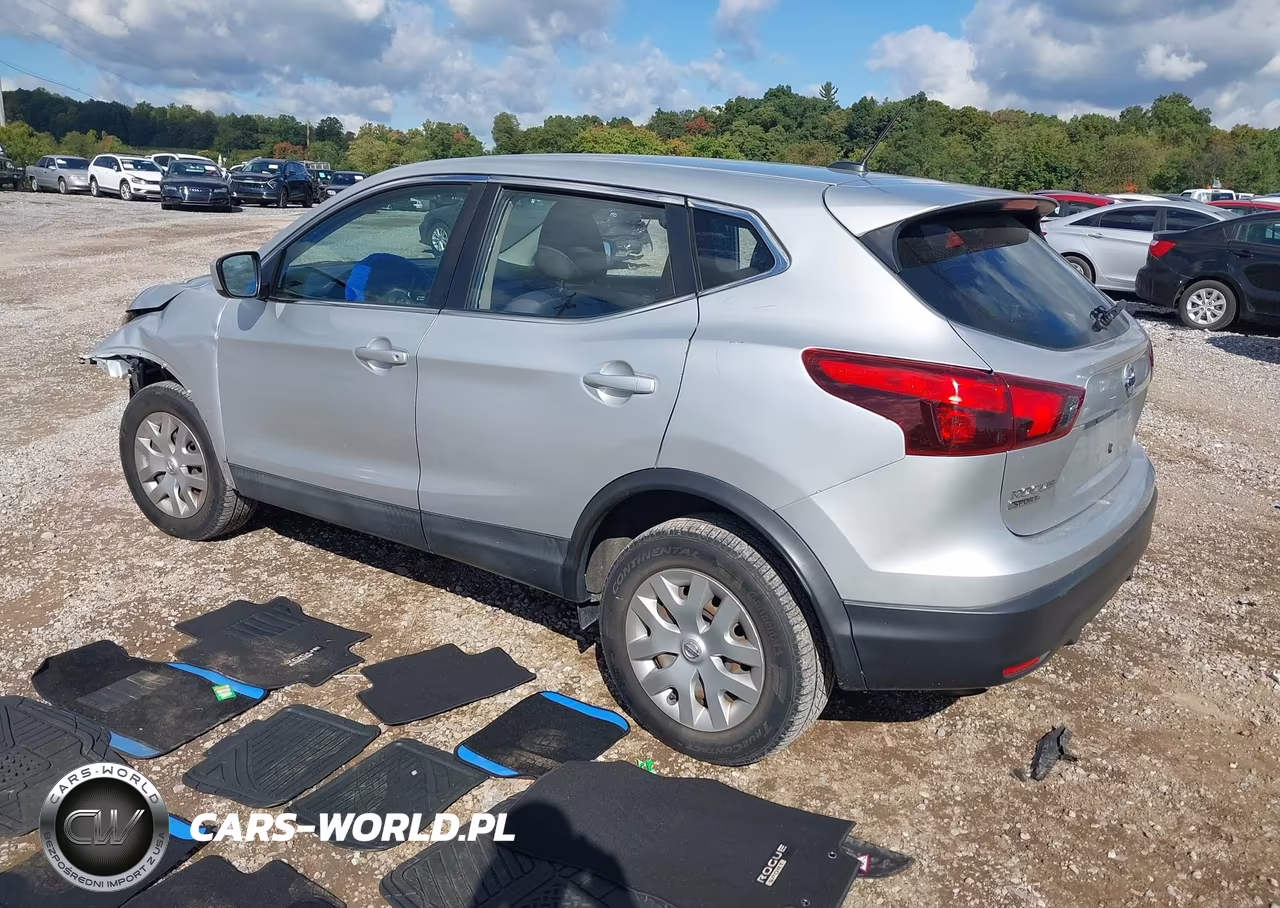 2018 Nissan Rogue Sport S VIN:JN1BJ1CR7JW256188 - 3