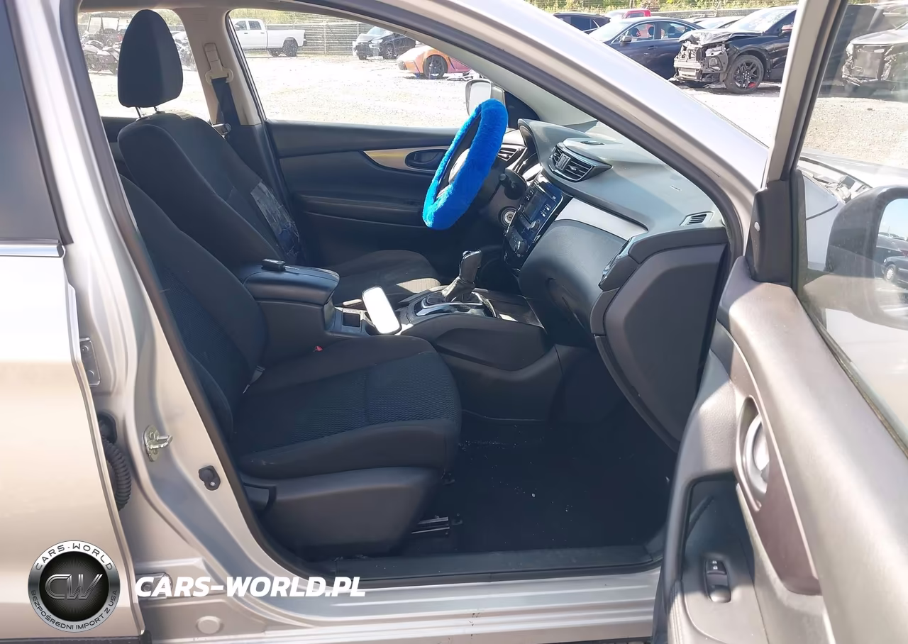 2018 Nissan Rogue Sport S VIN:JN1BJ1CR7JW256188 - 5
