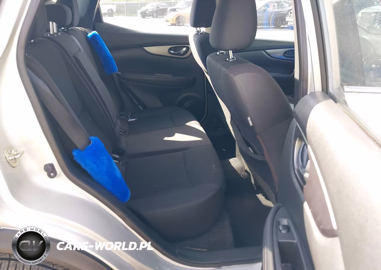 2018 Nissan Rogue Sport S VIN:JN1BJ1CR7JW256188 - 8