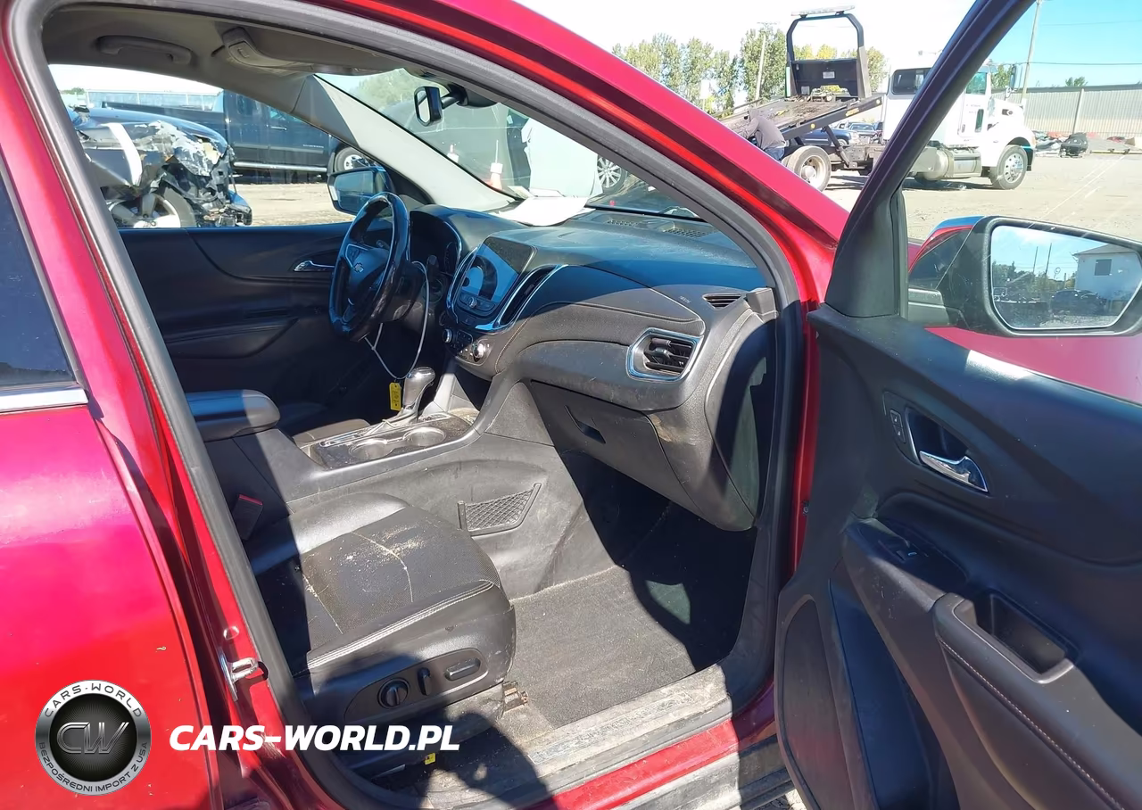 2018 Chevrolet Equinox Premier VIN:2GNAXVEV3J6237017 - 5