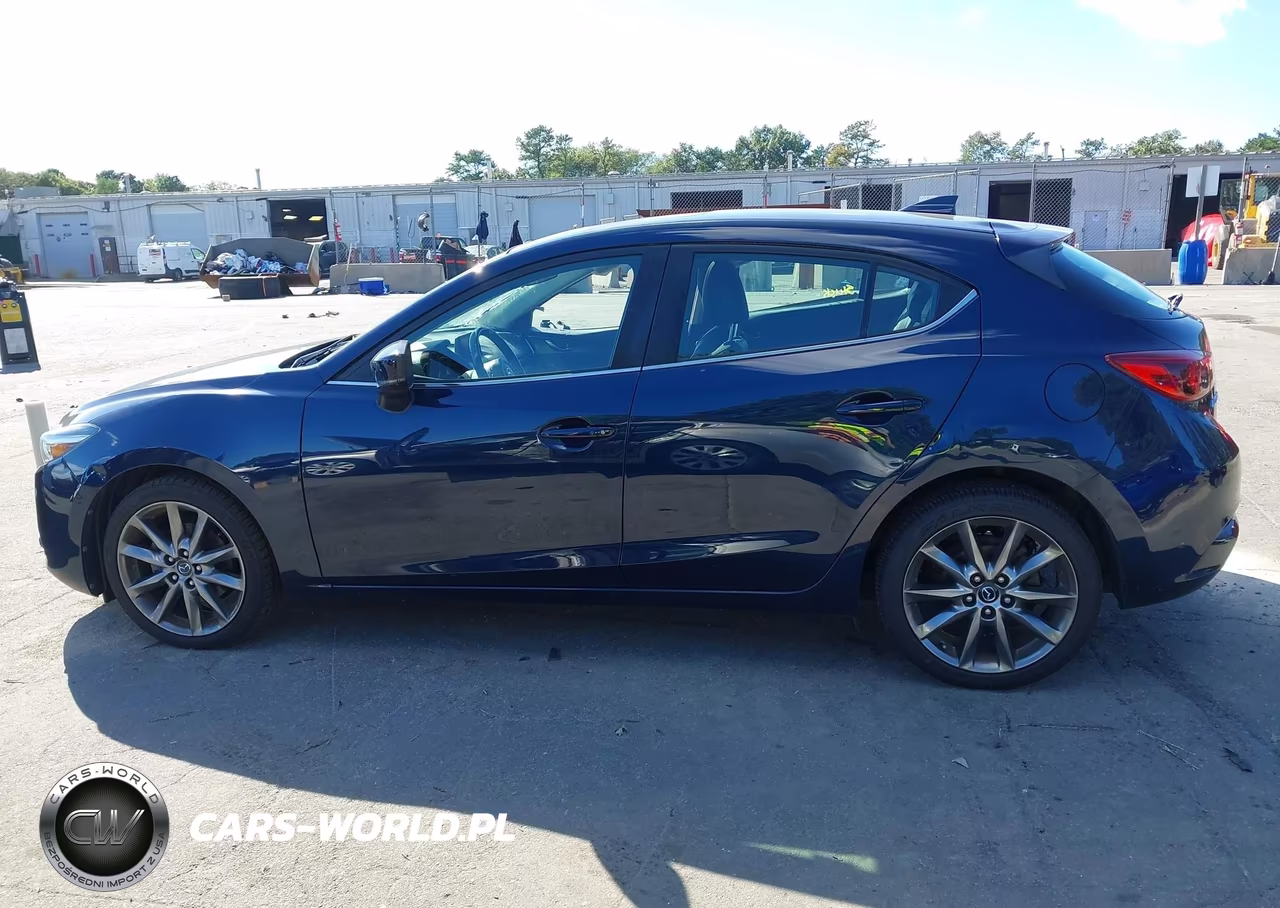 2018 Mazda Mazda3 Grand Touring VIN:3MZBN1M34JM267836 - 14