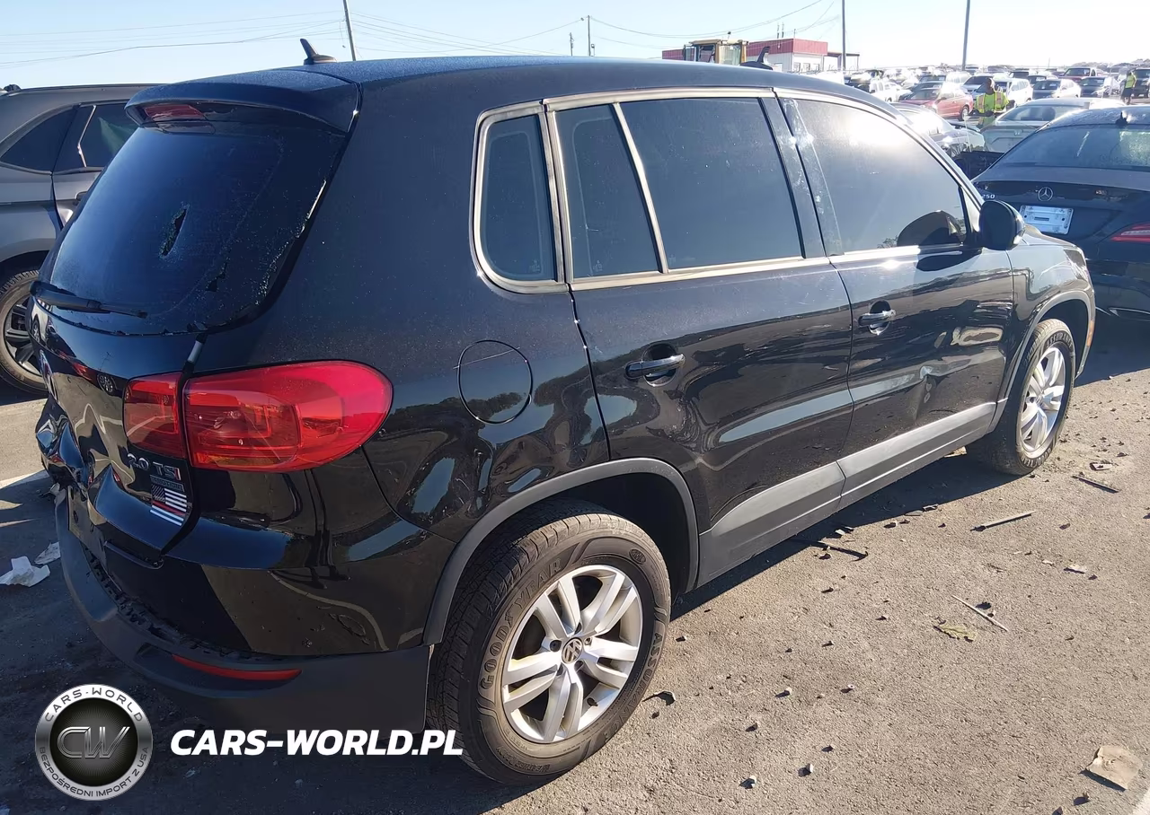 2014 Volkswagen Tiguan S VIN:WVGBV3AX6EW625154 - 4