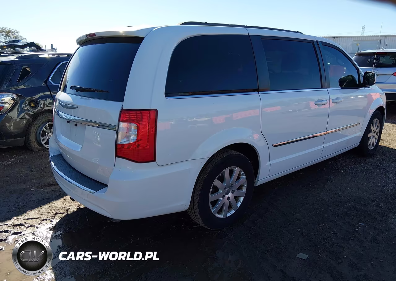2014 Chrysler Town & Country Touring VIN:2C4RC1BGXER217647 - 4
