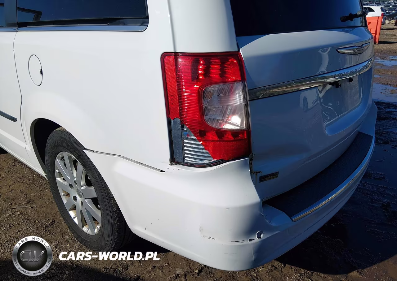 2014 Chrysler Town & Country Touring VIN:2C4RC1BGXER217647 - 6
