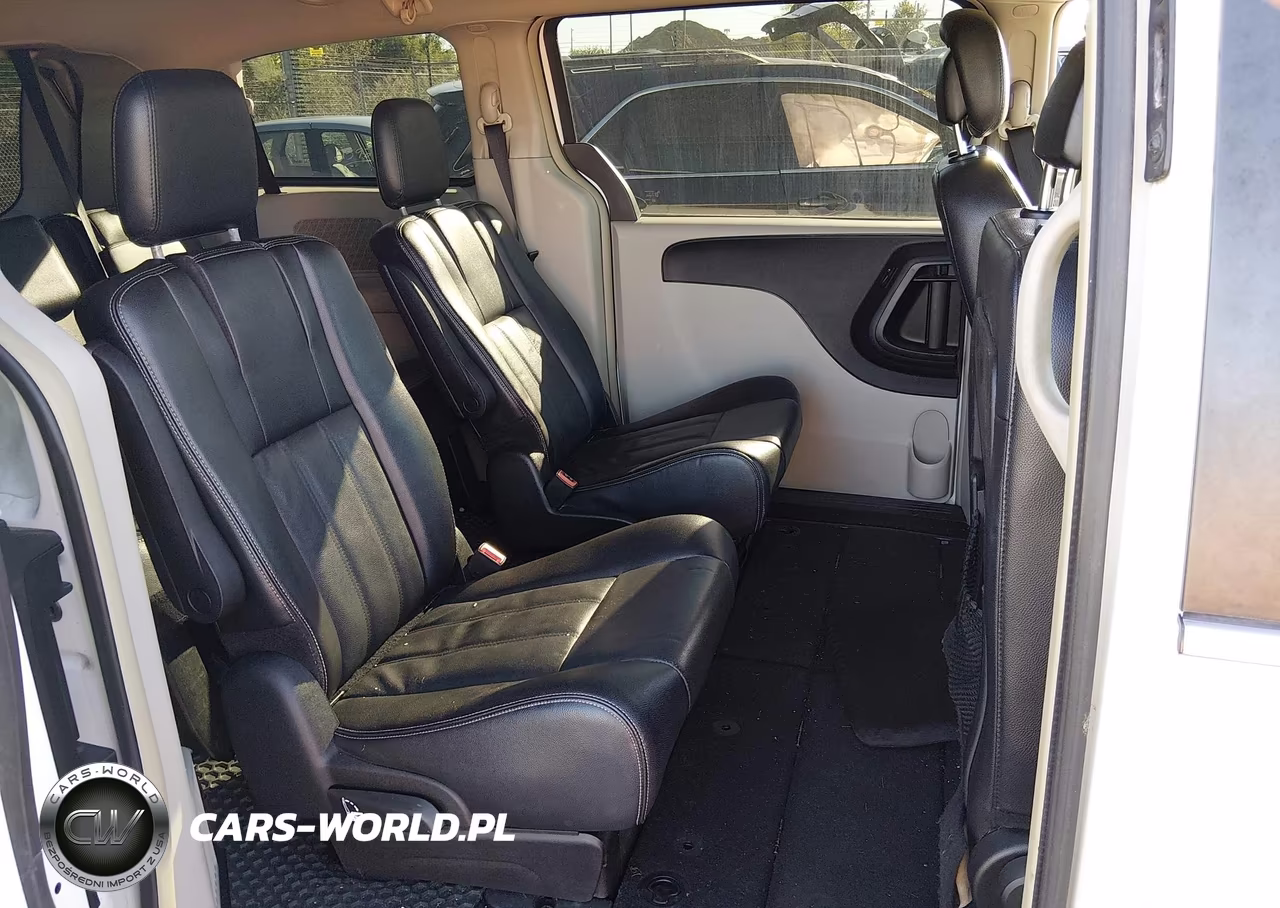 2014 Chrysler Town & Country Touring VIN:2C4RC1BGXER217647 - 8