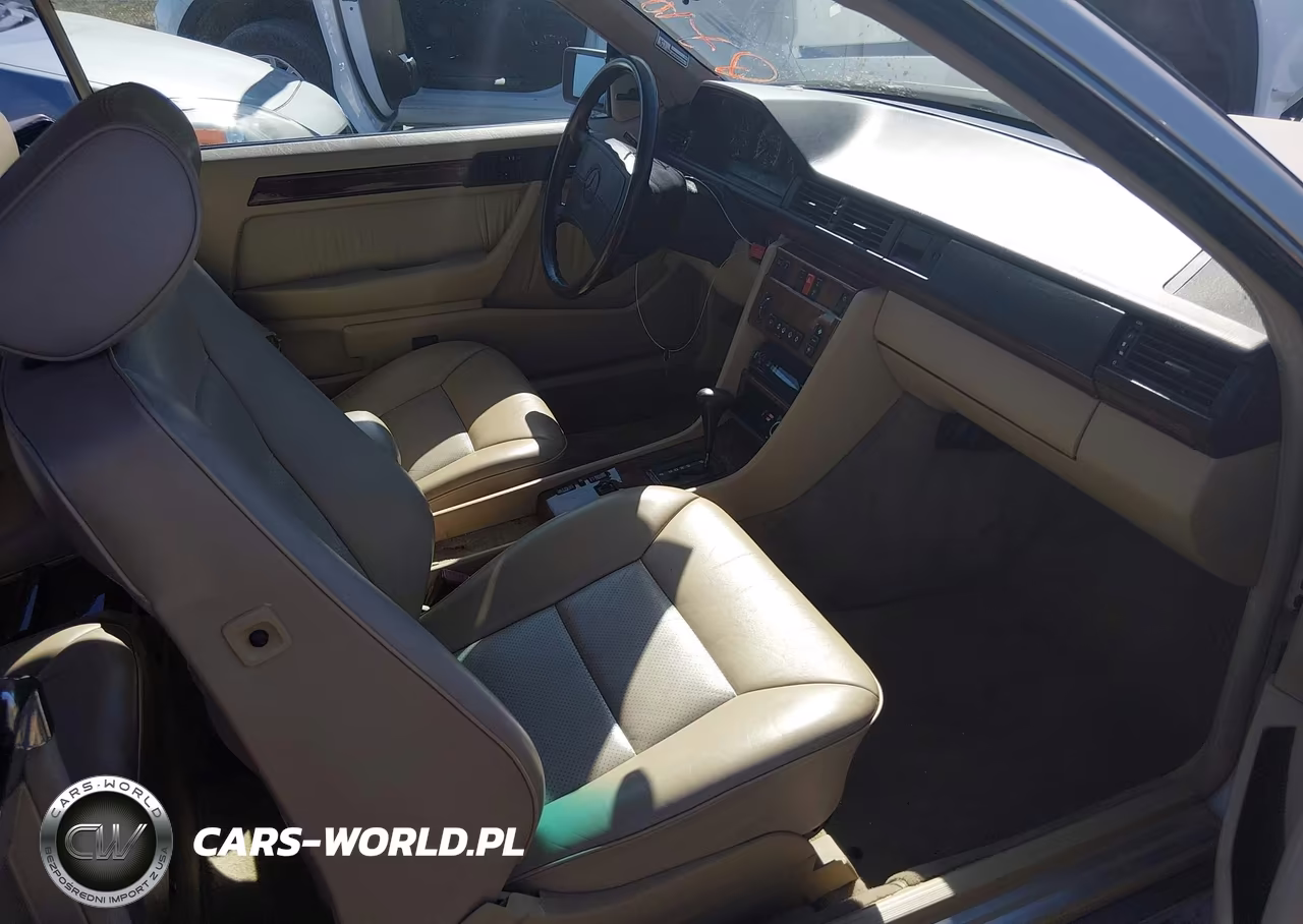 1990 Mercedes-Benz 300 Ce VIN:WDBEA51DXLB137035 - 5