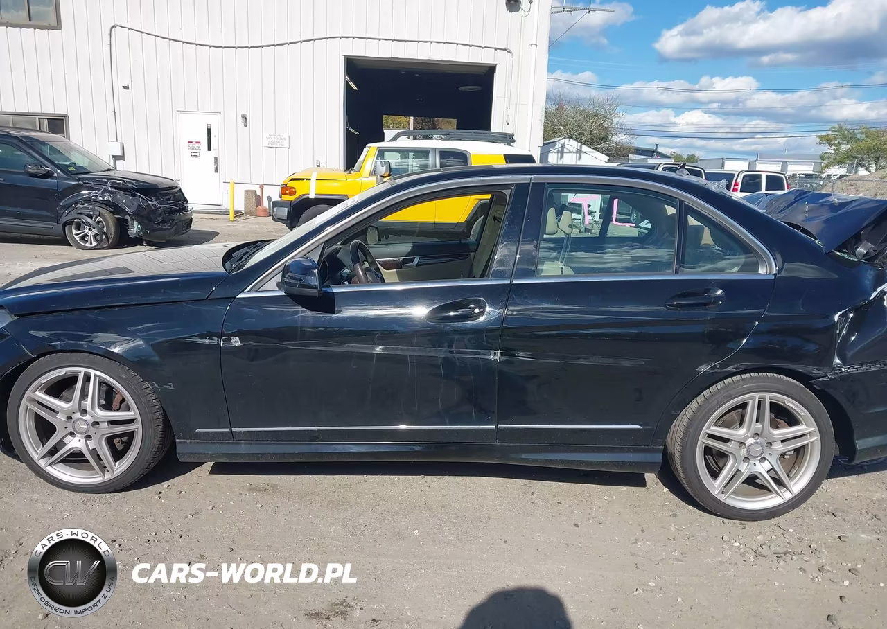 2013 Mercedes-Benz C 300 Sport 4Matic VIN:WDDGF8AB1DR278795 - 14
