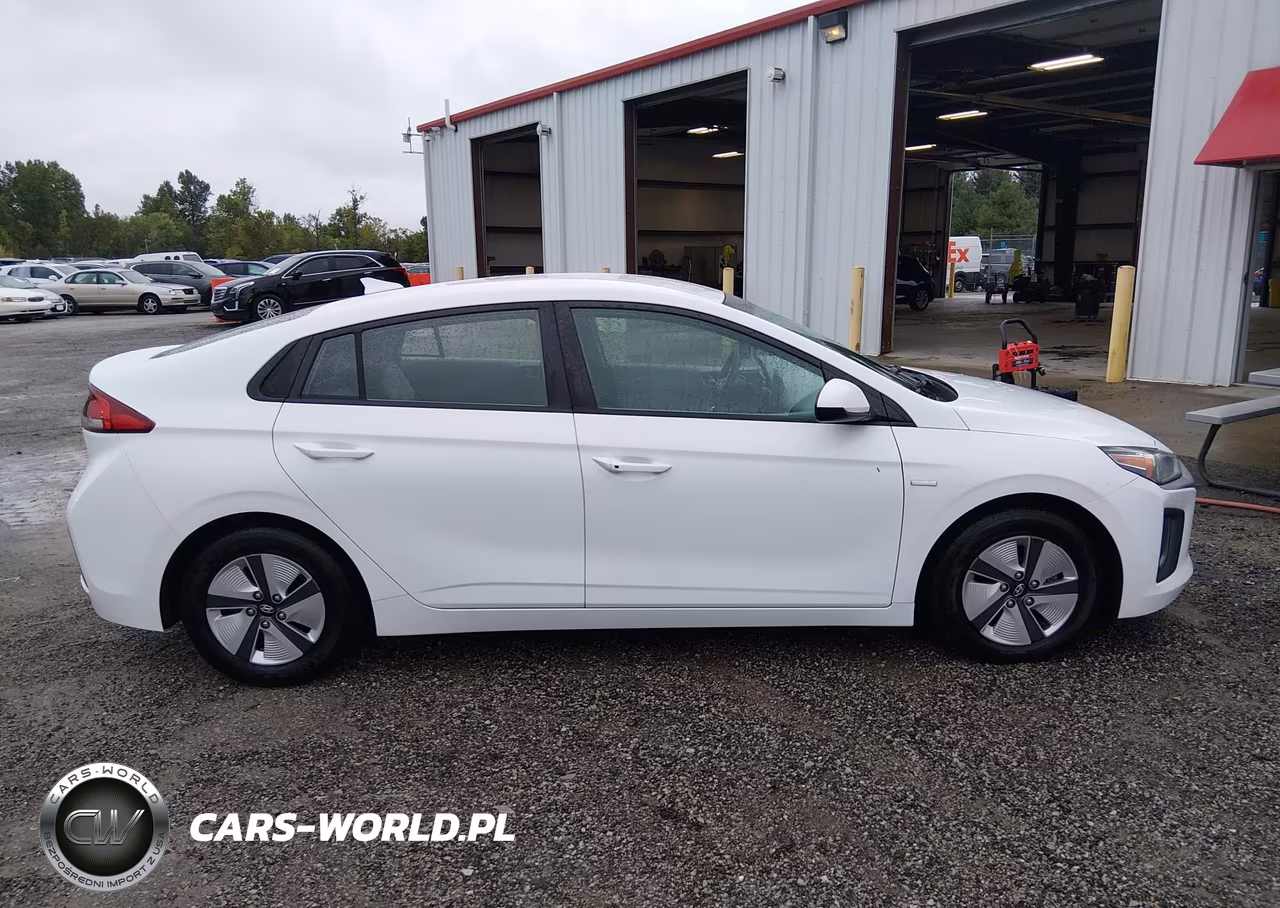 2020 Hyundai Ioniq Hybrid Blue VIN:KMHC65LC3LU221521 - 18