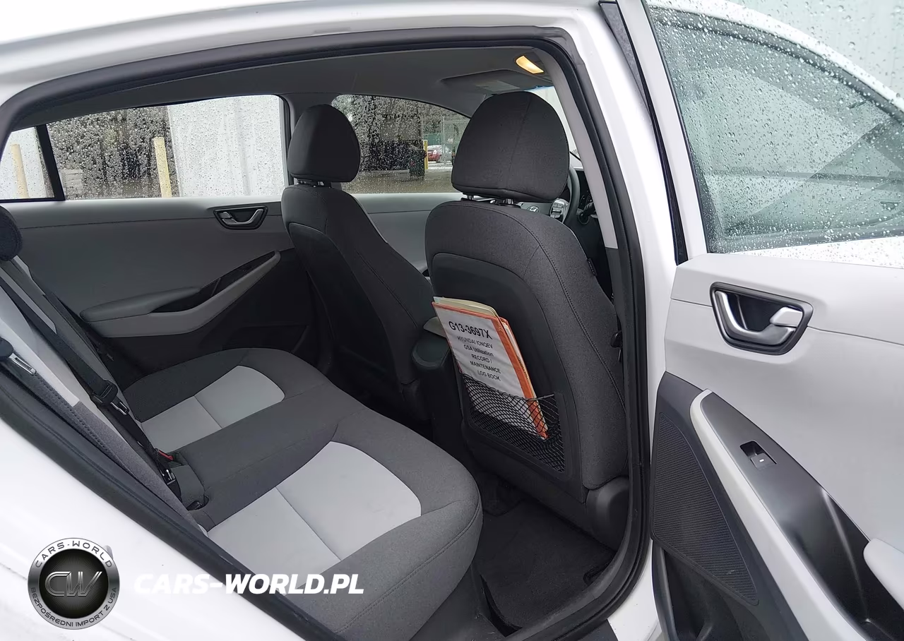 2020 Hyundai Ioniq Hybrid Blue VIN:KMHC65LC3LU221521 - 8