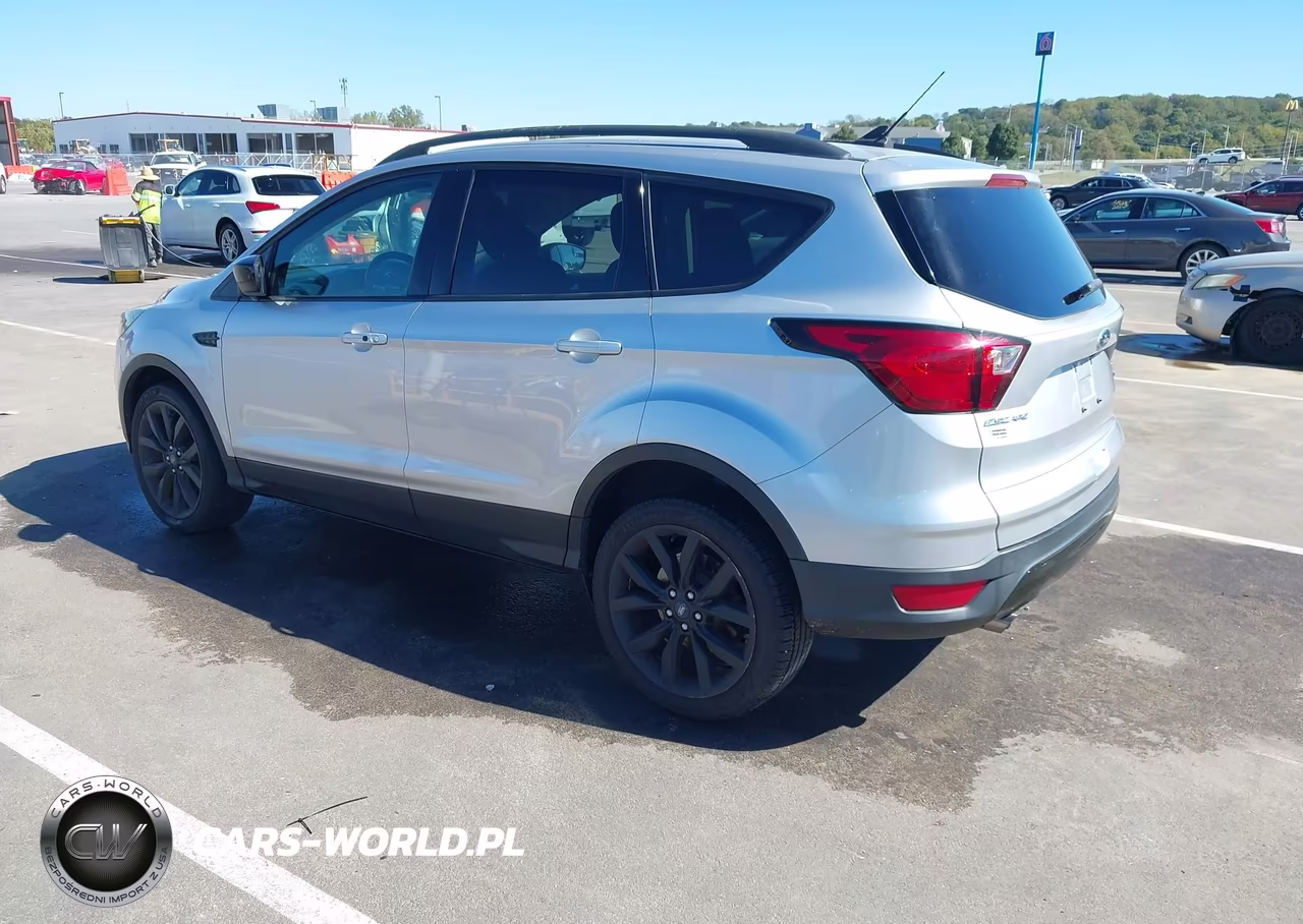 2019 Ford Escape Se VIN:1FMCU9GD1KUB09816 - 3