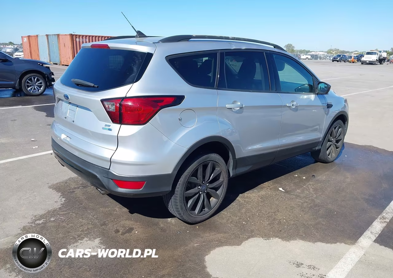 2019 Ford Escape Se VIN:1FMCU9GD1KUB09816 - 4