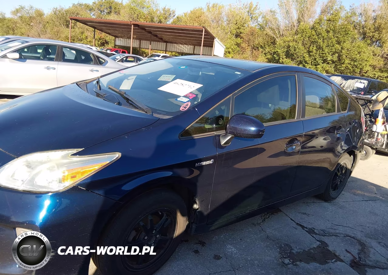 2015 Toyota Prius Two VIN:JTDKN3DU8F1954572 - 14
