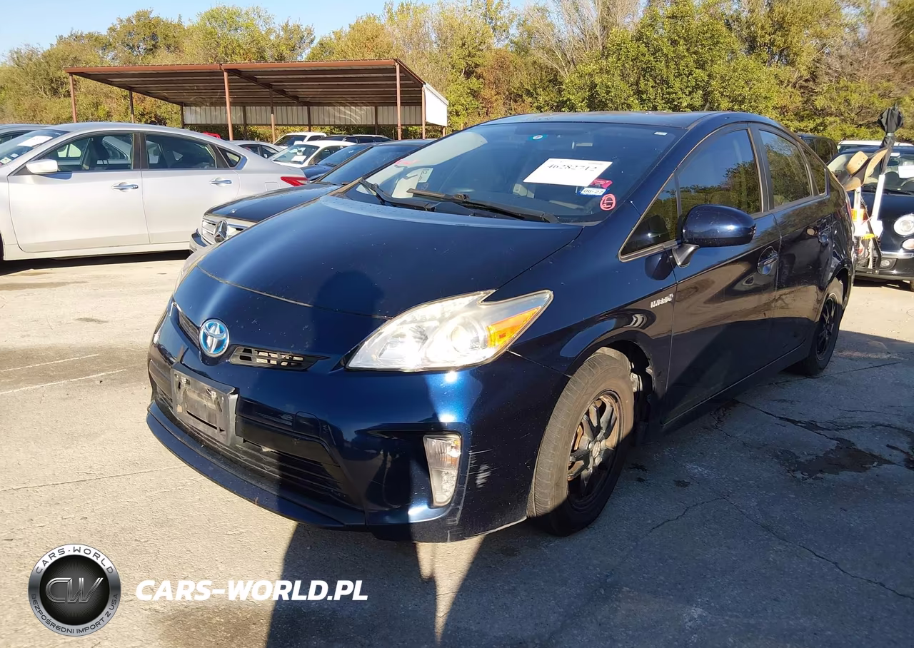 2015 Toyota Prius Two VIN:JTDKN3DU8F1954572 - 2