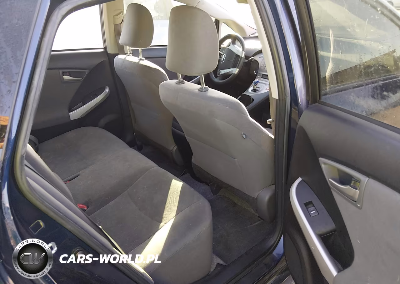 2015 Toyota Prius Two VIN:JTDKN3DU8F1954572 - 8