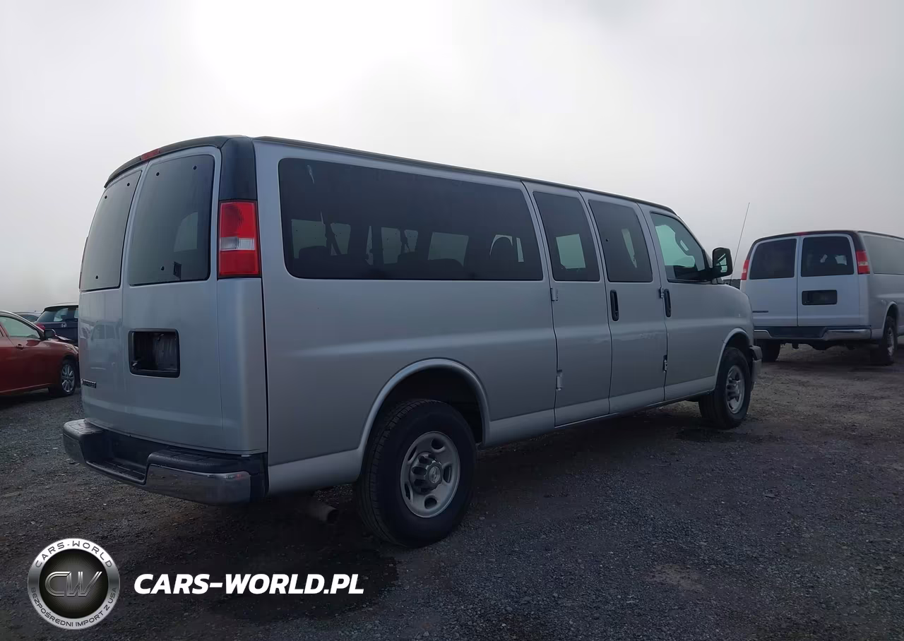 2017 Chevrolet Express 3500 Lt VIN:1GAZGPFG1H1109775 - 4