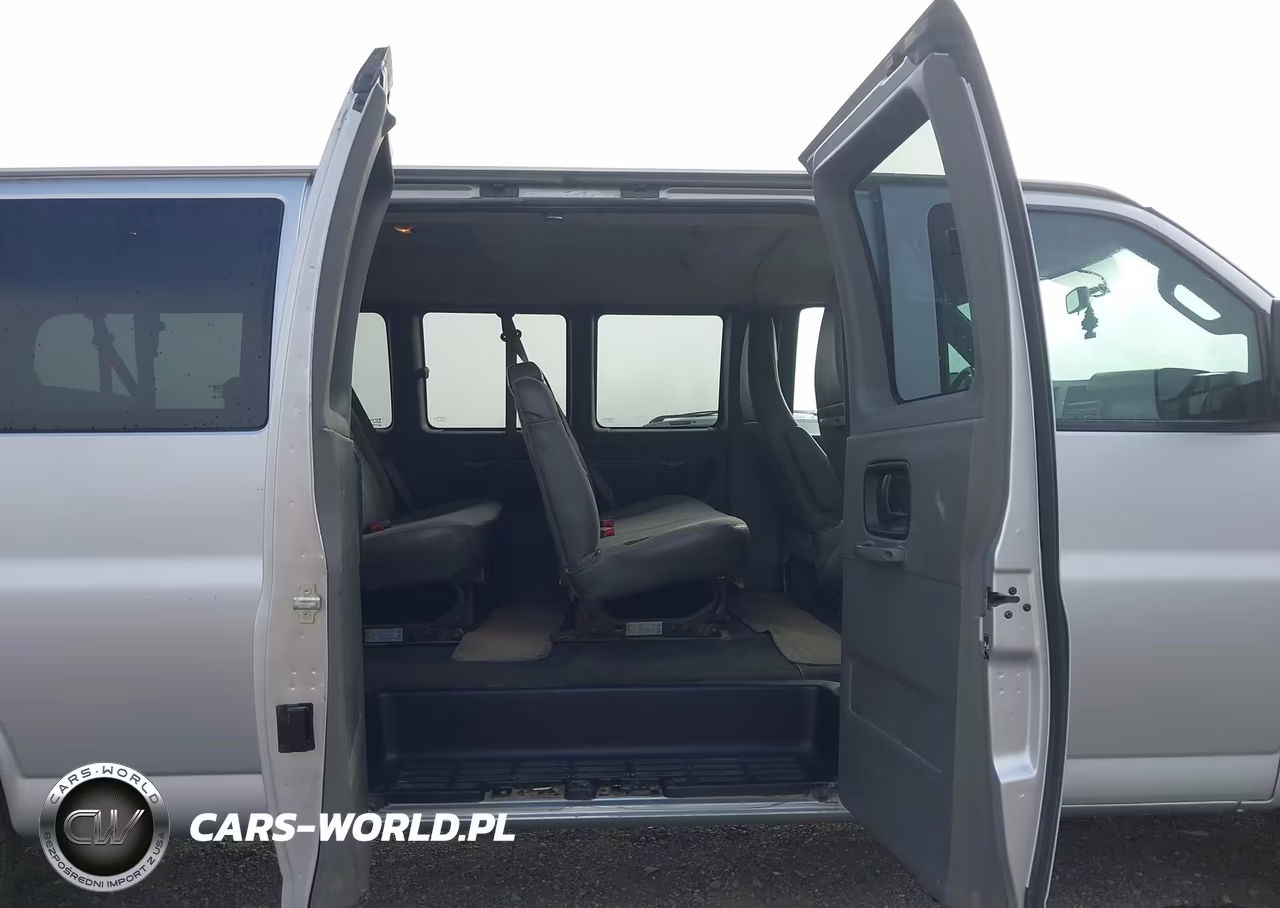 2017 Chevrolet Express 3500 Lt VIN:1GAZGPFG1H1109775 - 8