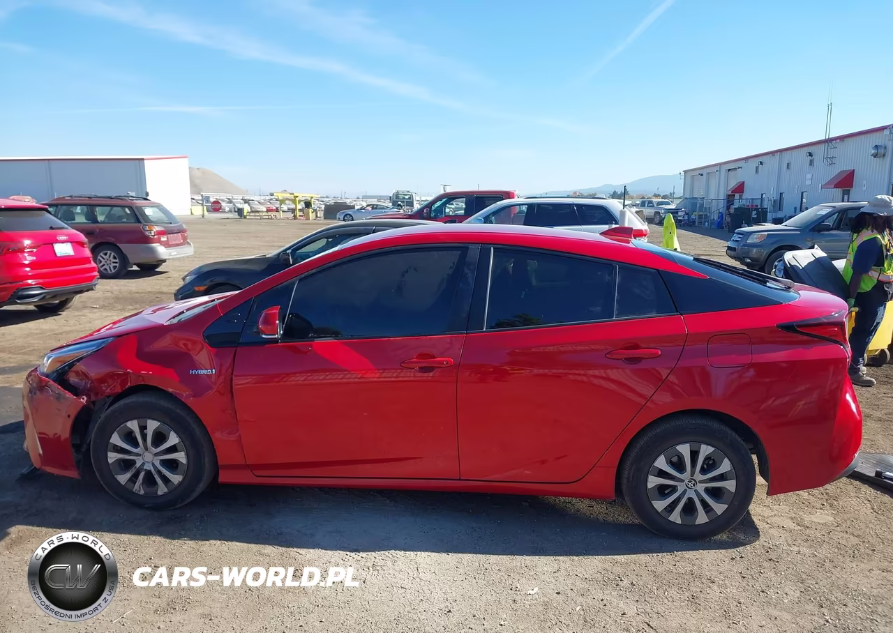 2020 Toyota Prius Le Awd-E VIN:JTDL9RFUXL3014461 - 14