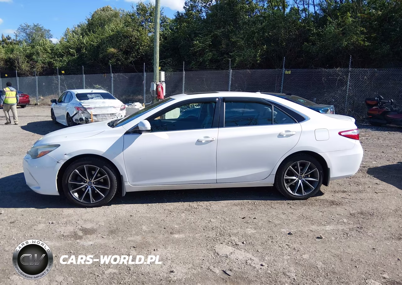 2016 Toyota Camry Xse VIN:4T1BF1FK2GU543497 - 14