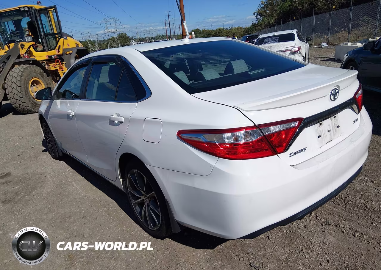 2016 Toyota Camry Xse VIN:4T1BF1FK2GU543497 - 3