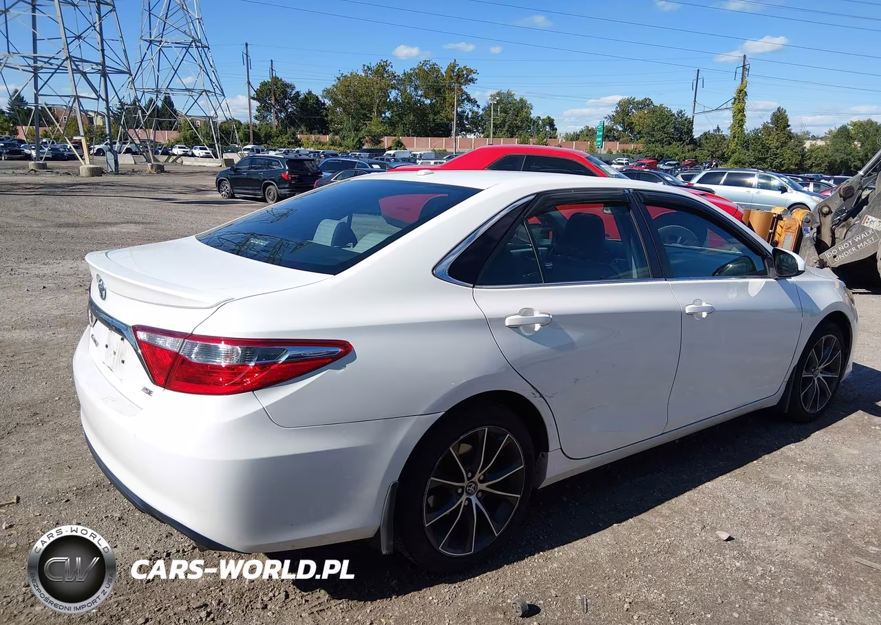 2016 Toyota Camry Xse VIN:4T1BF1FK2GU543497 - 4