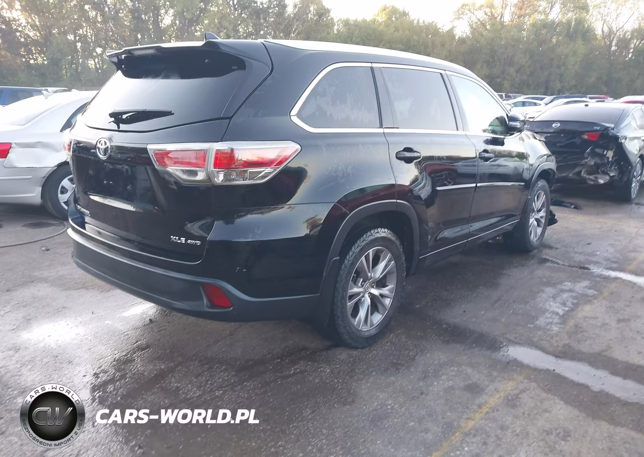 2015 Toyota Highlander Xle V6 VIN:5TDJKRFH8FS184156 - 4