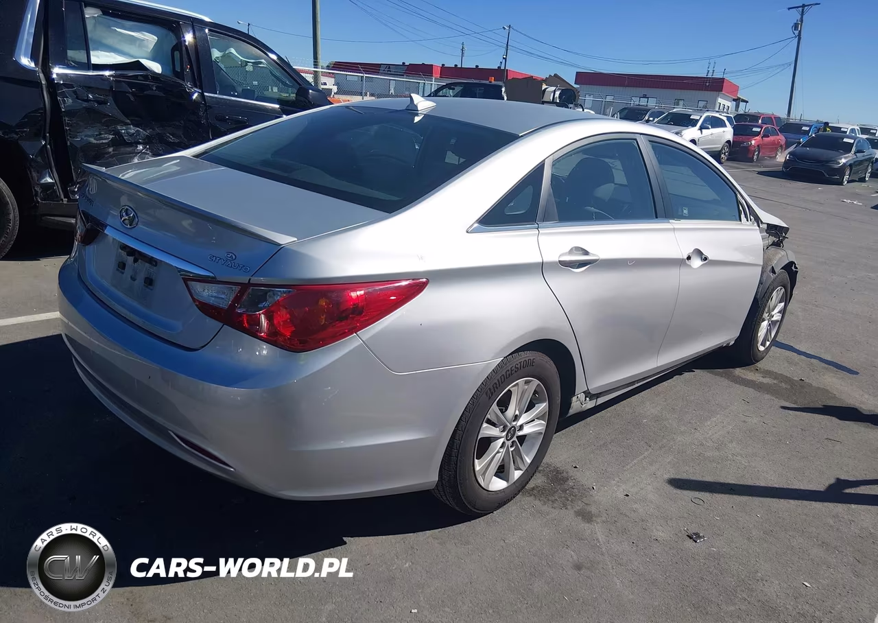 2013 Hyundai Sonata Gls VIN:5NPEB4AC5DH628760 - 4