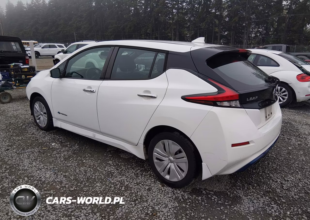 2018 Nissan Leaf S VIN:1N4AZ1CP2JC306826 - 3