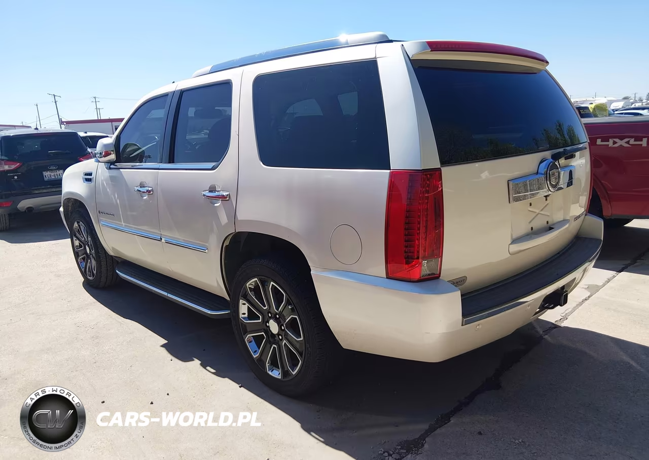 2008 Cadillac Escalade Standard VIN:1GYEC63858R204778 - 3