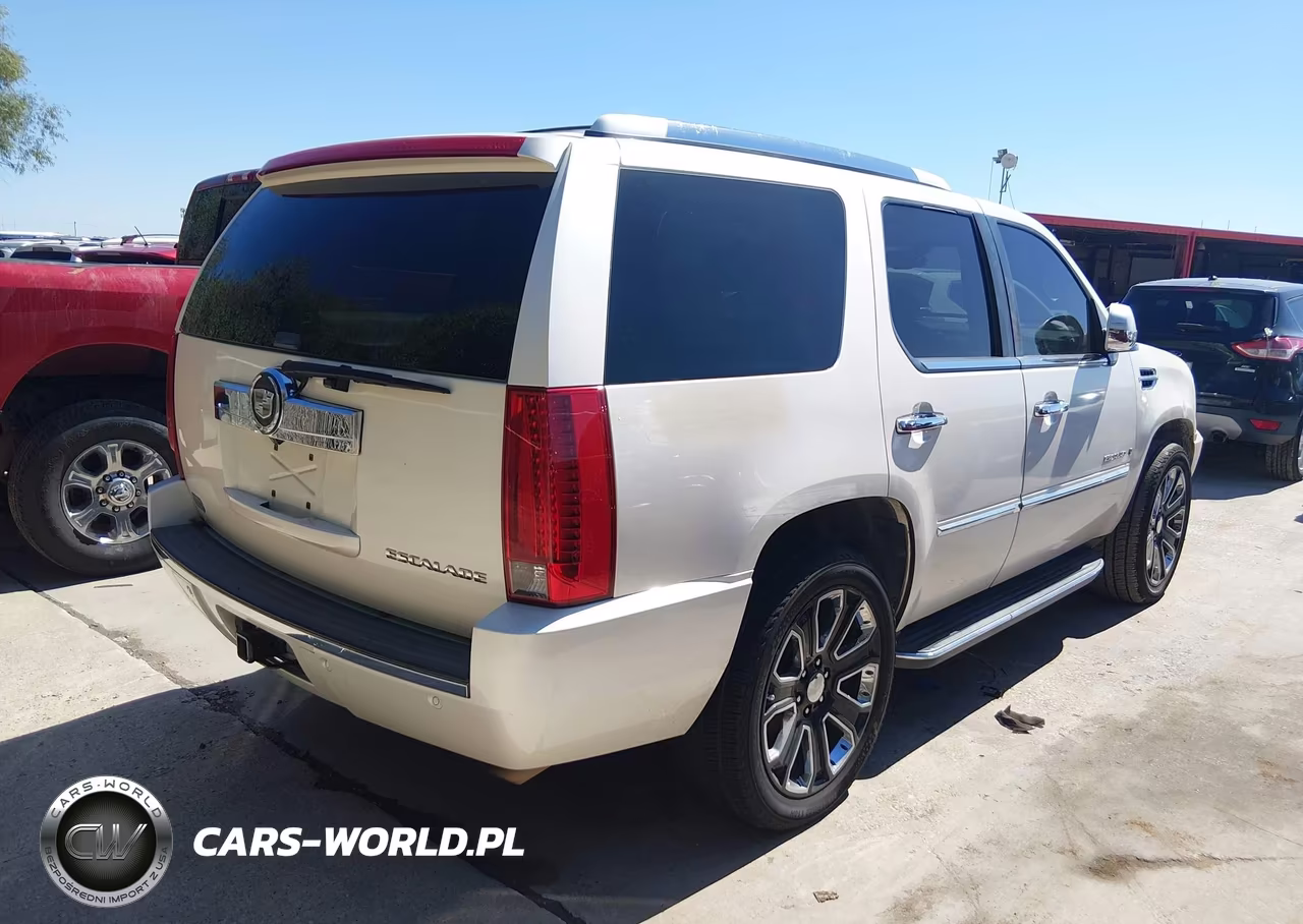 2008 Cadillac Escalade Standard VIN:1GYEC63858R204778 - 4