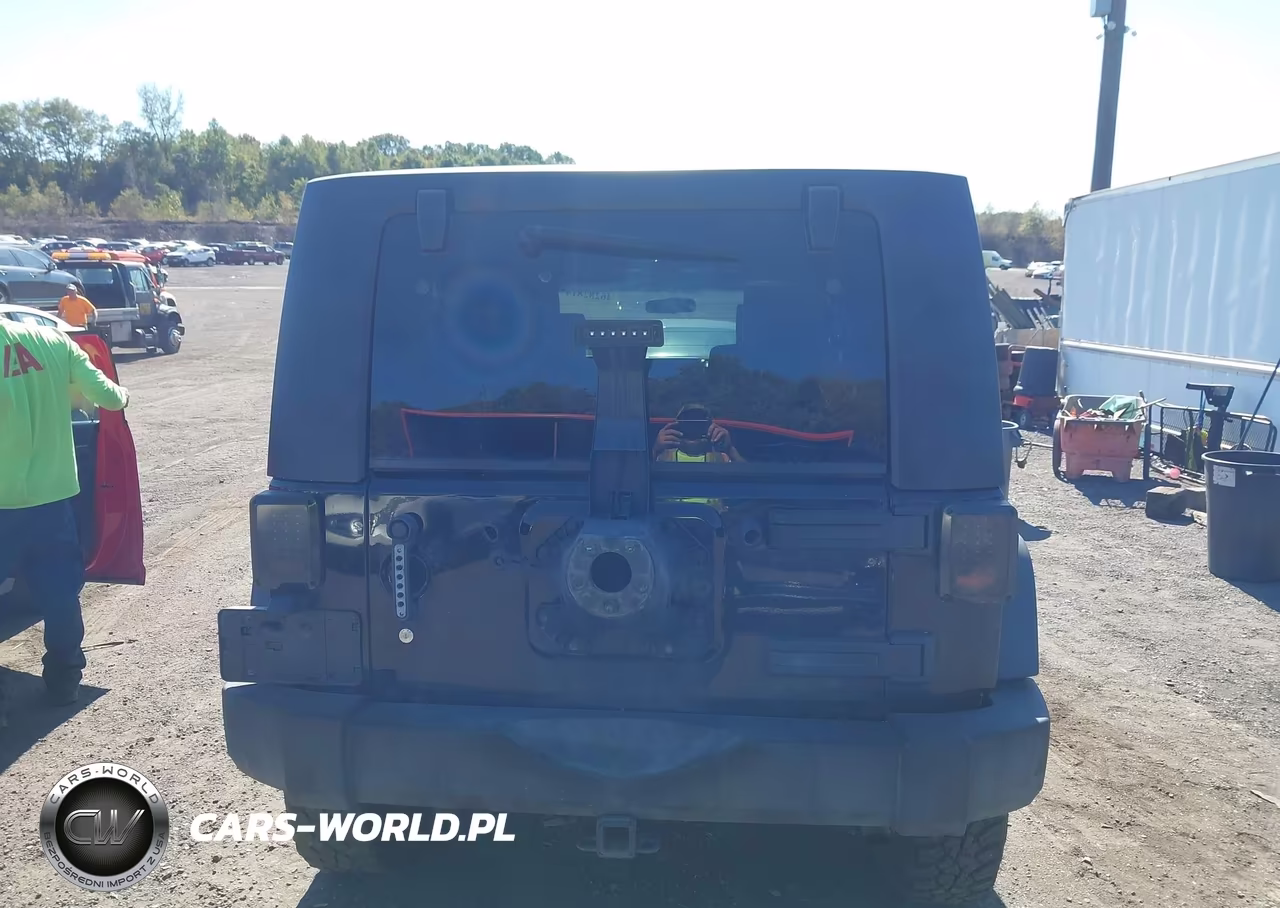 2008 Jeep Wrangler Unlimited Rubicon VIN:1J8GA69158L625832 - 16