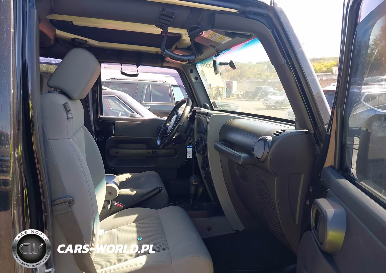 2008 Jeep Wrangler Unlimited Rubicon VIN:1J8GA69158L625832 - 5