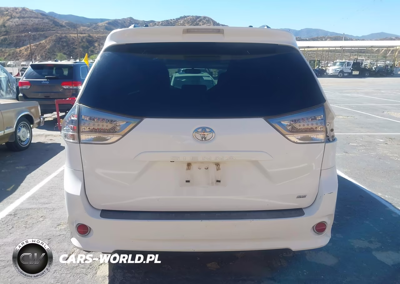 2013 Toyota Sienna Se 8 Passenger VIN:5TDXK3DC8DS334262 - 17