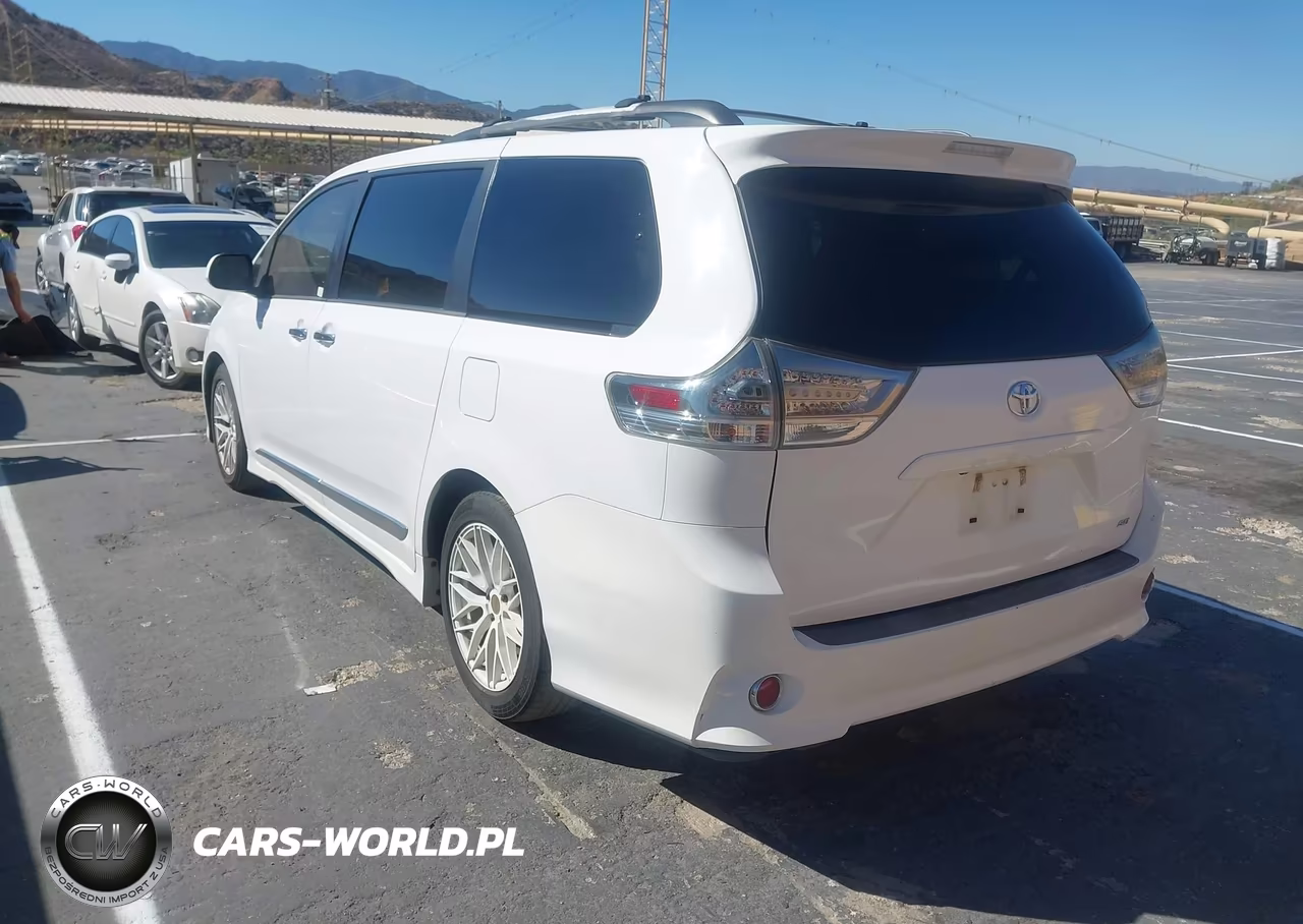 2013 Toyota Sienna Se 8 Passenger VIN:5TDXK3DC8DS334262 - 3