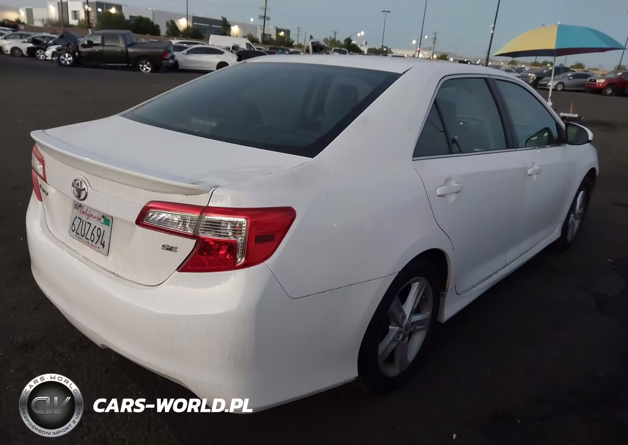 2013 Toyota Camry Se VIN:4T1BF1FK8DU688894 - 4