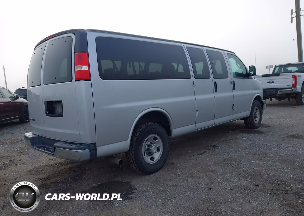 2018 Chevrolet Express 3500 Lt VIN:1GAZGPFG0J1288963 - 4