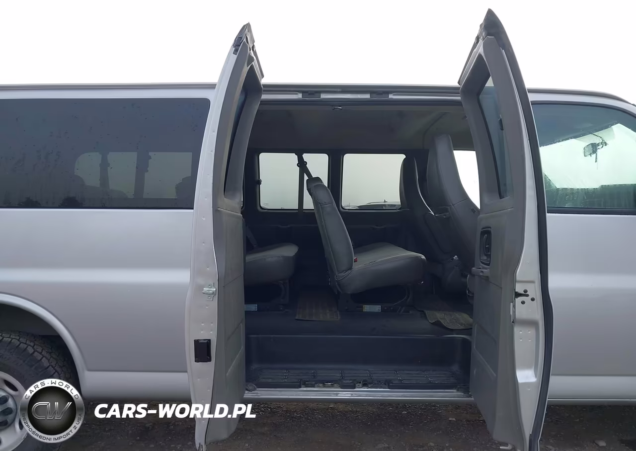 2018 Chevrolet Express 3500 Lt VIN:1GAZGPFG0J1288963 - 8