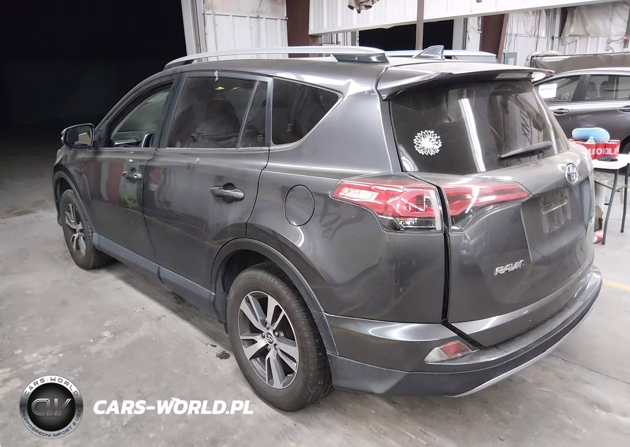 2018 Toyota Rav4 Xle VIN:JTMWFREV5JJ186194 - 3