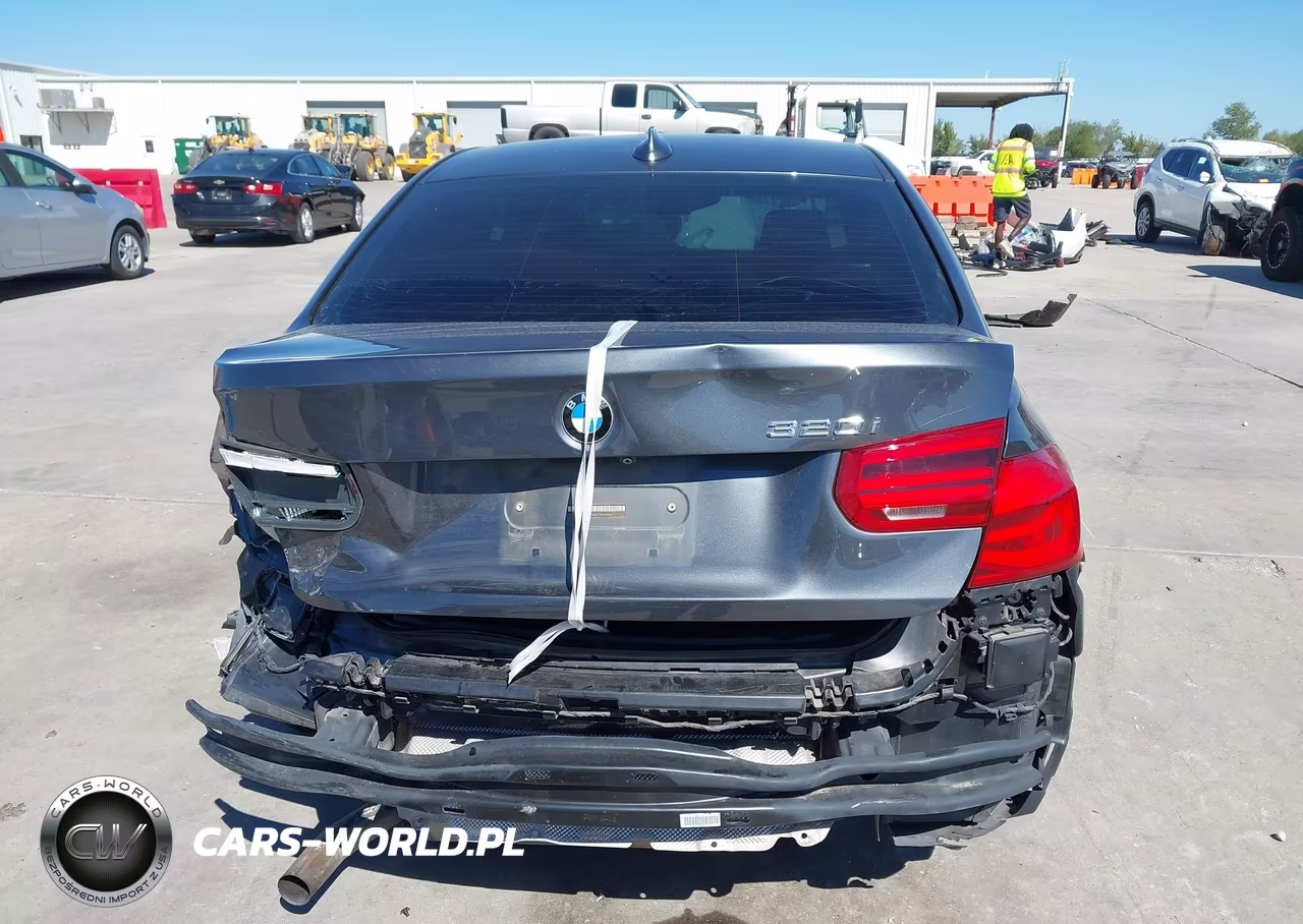 2018 BMW 320I VIN:WBA8E1G57JNU90661 - 16