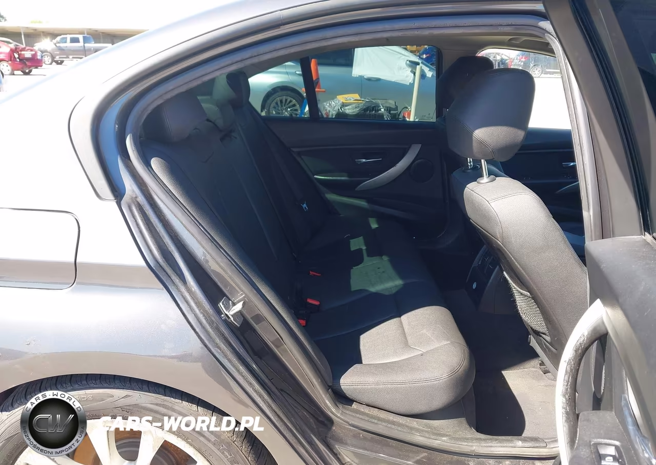 2018 BMW 320I VIN:WBA8E1G57JNU90661 - 8