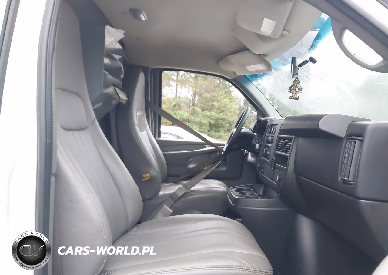 2015 Chevrolet Express 2500 Work Van VIN:1GCWGFCF4F1287676 - 5