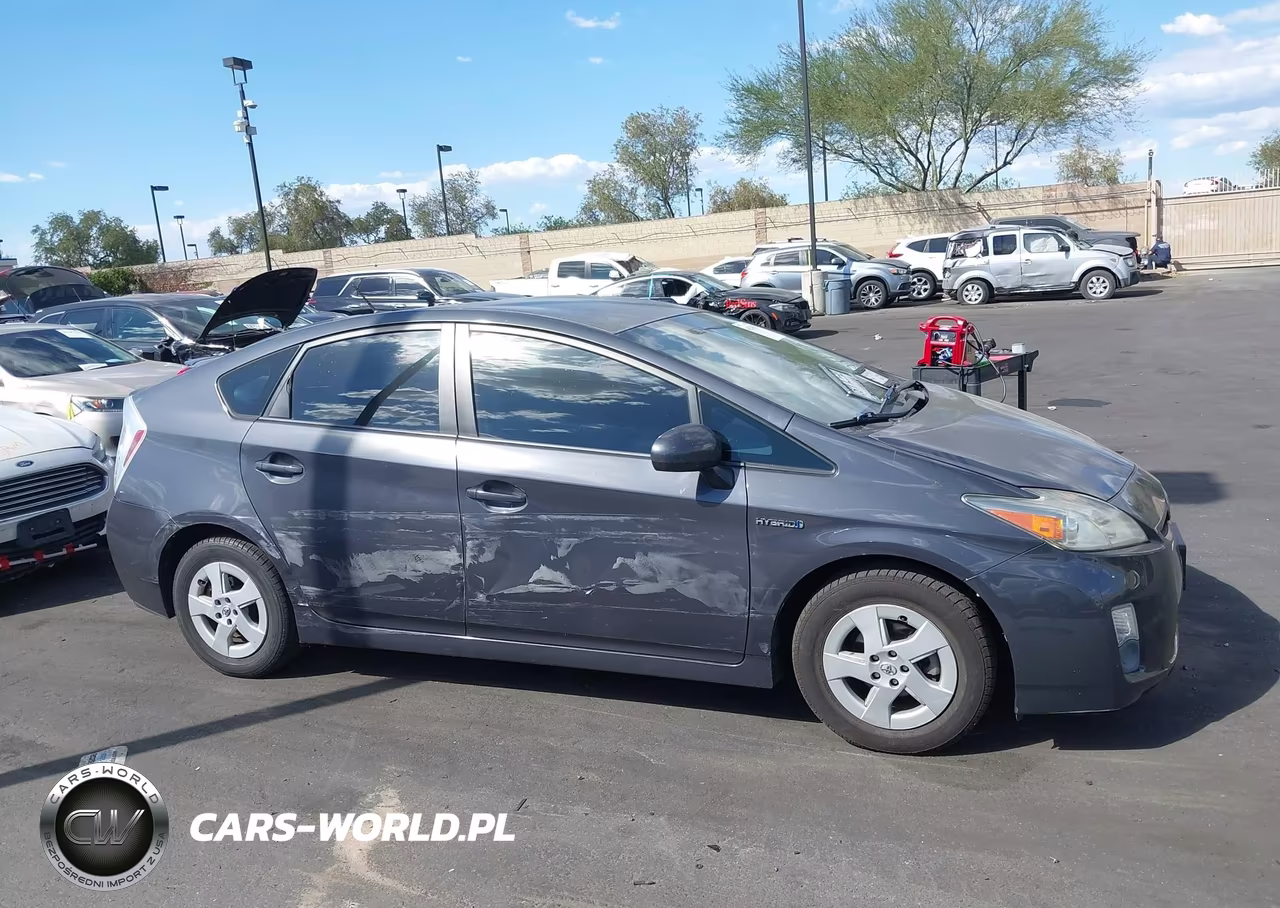 2011 Toyota Prius Two VIN:JTDKN3DU0B1364649 - 14