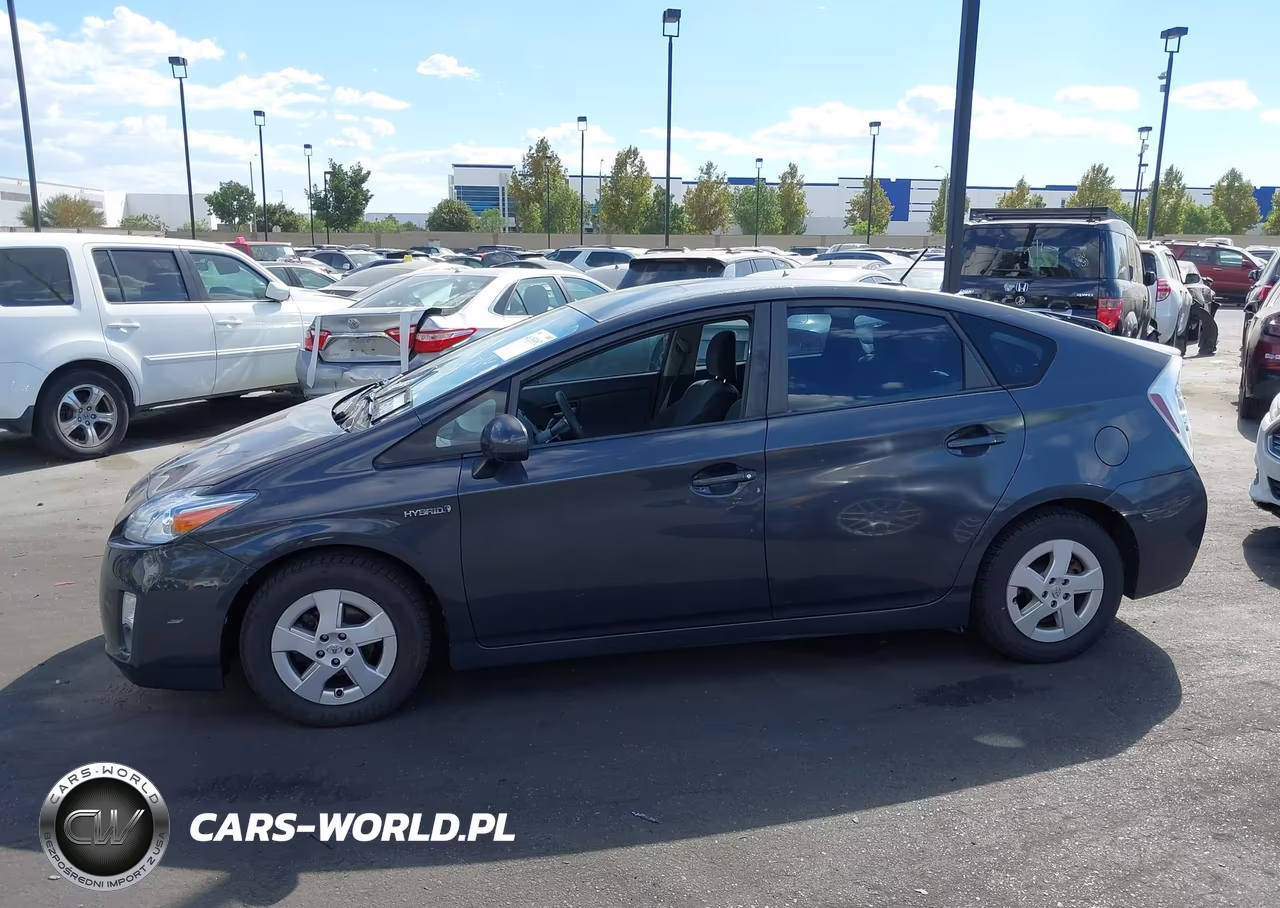 2011 Toyota Prius Two VIN:JTDKN3DU0B1364649 - 15