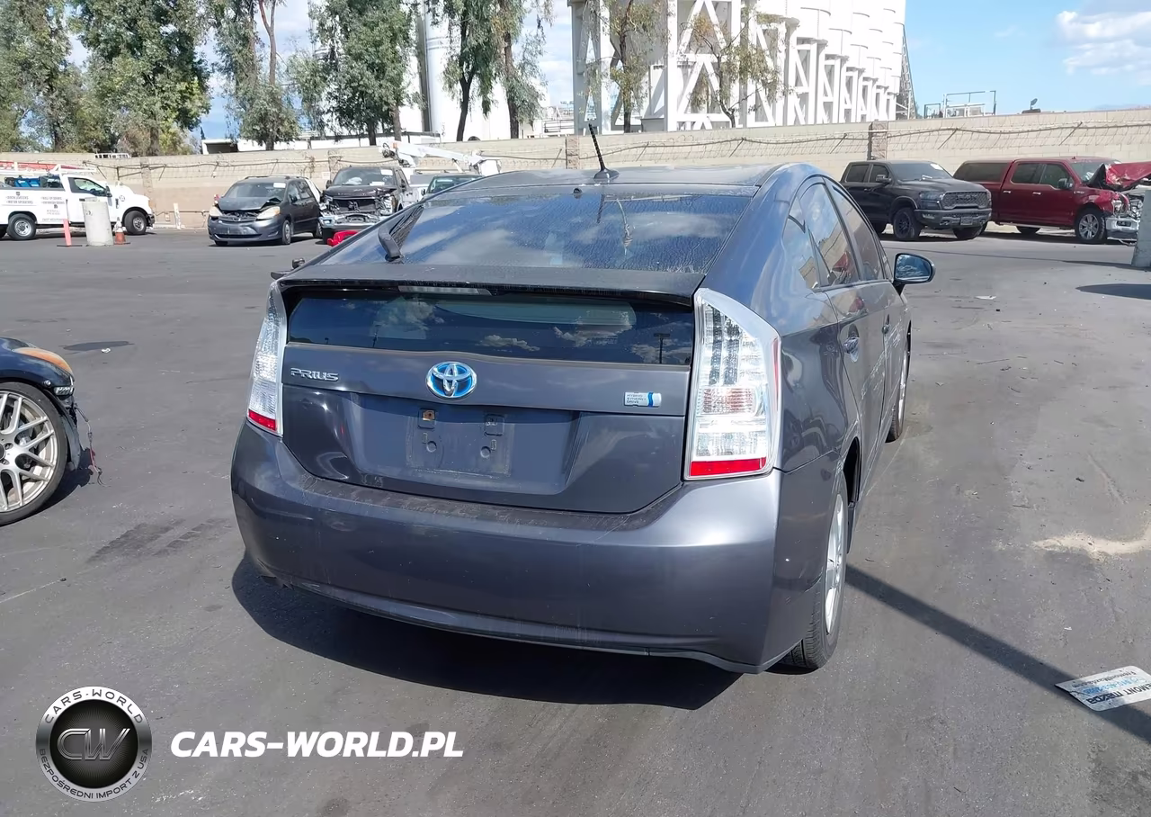 2011 Toyota Prius Two VIN:JTDKN3DU0B1364649 - 17