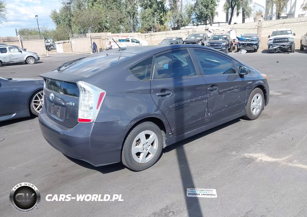 2011 Toyota Prius Two VIN:JTDKN3DU0B1364649 - 4