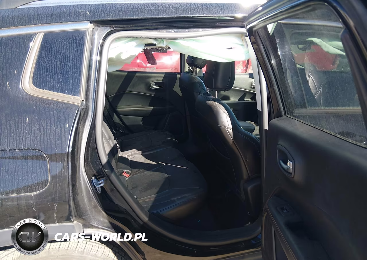 2018 Jeep Compass Limited 4X4 VIN:3C4NJDCB2JT435520 - 8