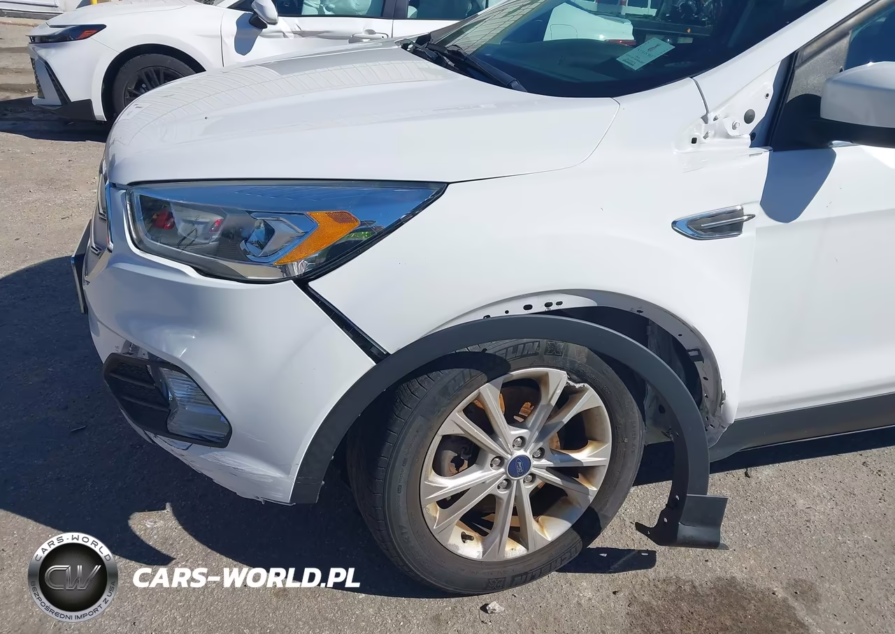 2017 Ford Escape Se VIN:1FMCU0G92HUA25830 - 6
