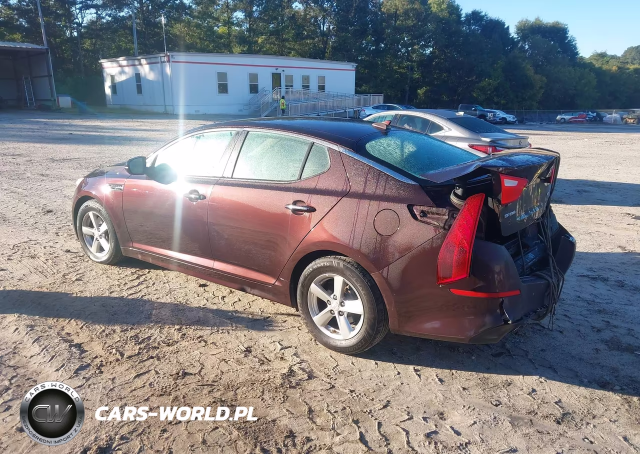 2015 Kia Optima Lx VIN:5XXGM4A78FG477868 - 3