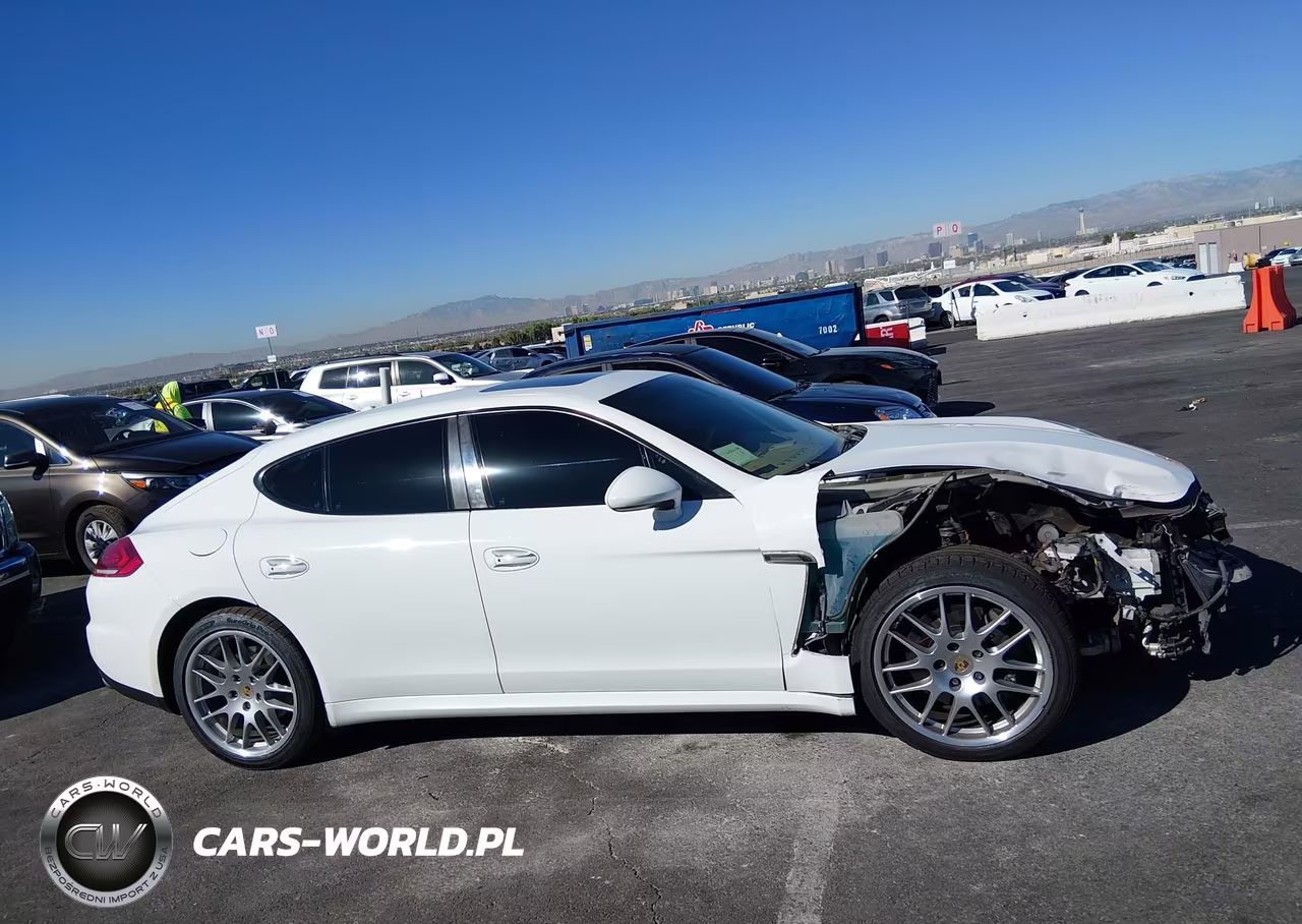 2014 Porsche Panamera 4 VIN:WP0AA2A72EL013623 - 14