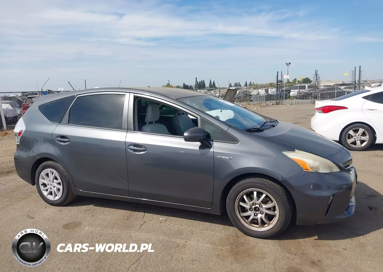 2013 Toyota Prius V Two VIN:JTDZN3EU7D3252385 - 13